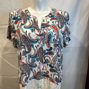 Van Heusen ladies blouse 2xl  beautiful and dressy while casual